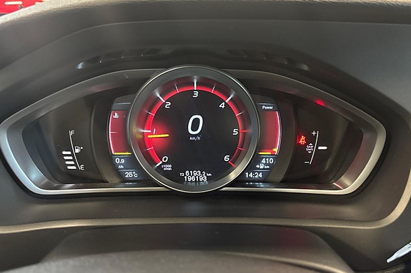 Volvo V40 17 of 25
