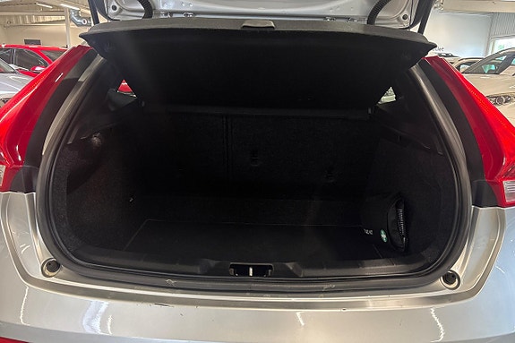 Volvo V40 10 of 25
