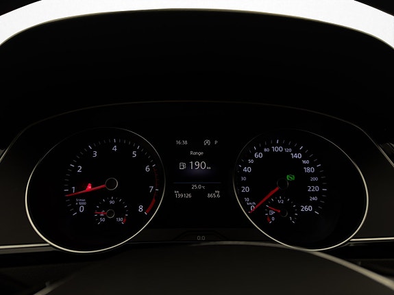 Volkswagen Passat Alltrack 15 of 25