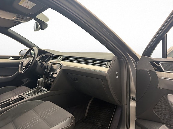 Volkswagen Passat Alltrack 12 of 25