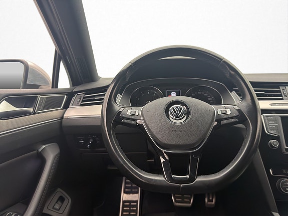Volkswagen Passat Alltrack 10 of 25