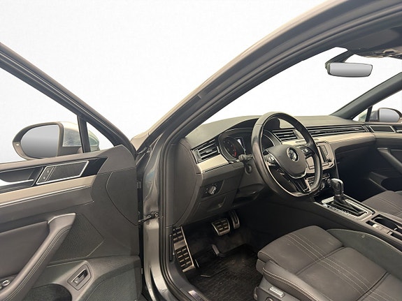 Volkswagen Passat Alltrack 8 of 25