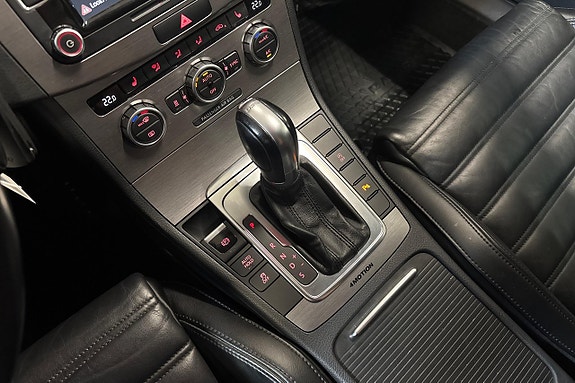 Volkswagen Passat 19 of 22