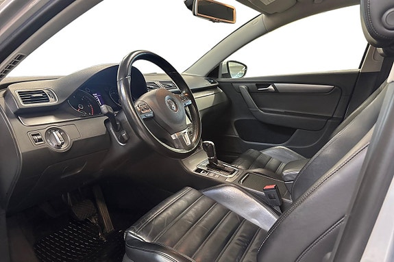 Volkswagen Passat 13 of 22