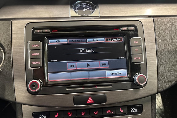 Volkswagen Passat 17 of 22