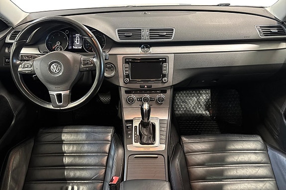 Volkswagen Passat 12 of 22