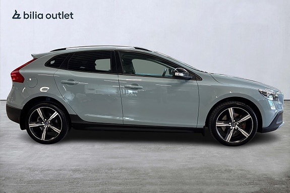 Volvo V40 Cross Country 5 of 26