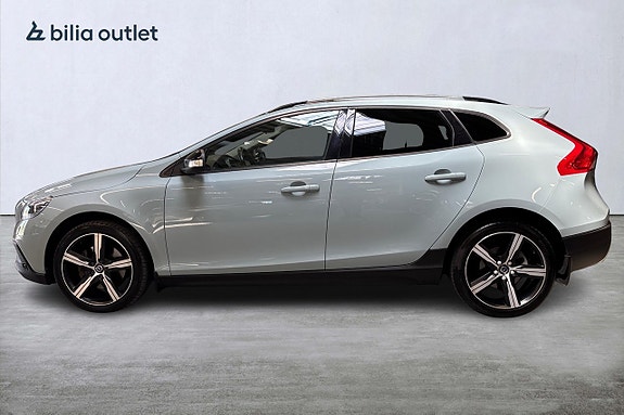Volvo V40 Cross Country 9 of 26
