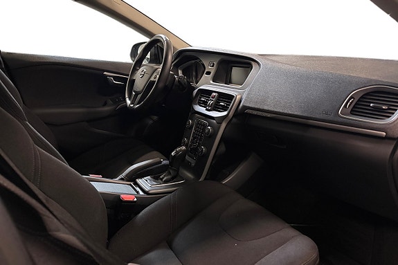 Volvo V40 Cross Country 15 of 26