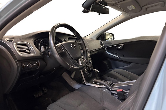 Volvo V40 Cross Country 13 of 26