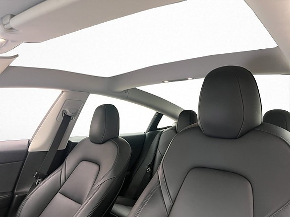 Tesla Model 3 11 of 28