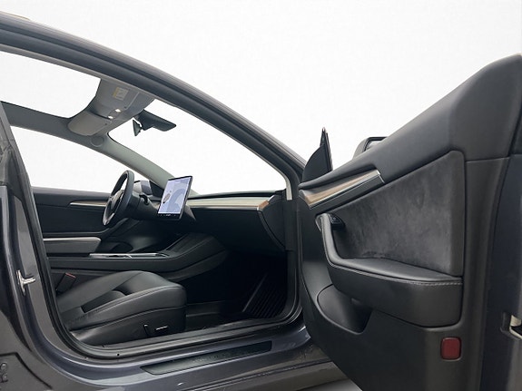 Tesla Model 3 14 of 28