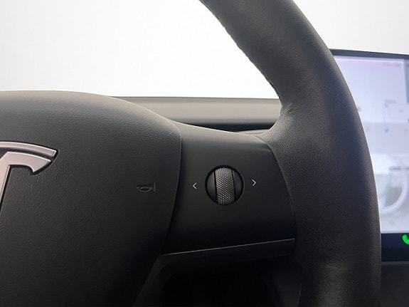 Tesla Model 3 18 of 28