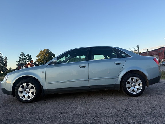 Audi A4 5 of 25