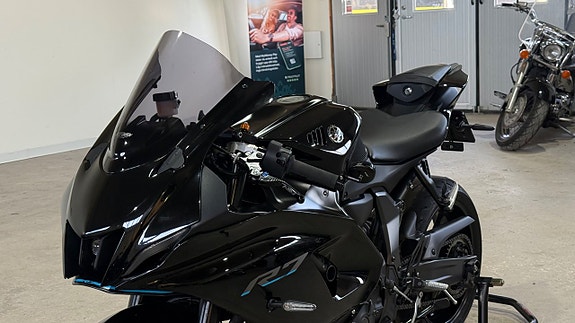 Yamaha R7 Akrapovic Helsystem låga mil 0kr insats 10 of 12