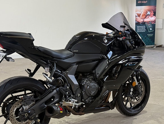 Yamaha R7 Akrapovic Helsystem låga mil 0kr insats 5 of 12