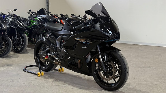 Yamaha R7 Akrapovic Helsystem låga mil 0kr insats 3 of 12