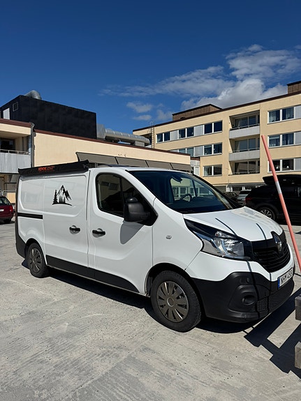 Renault Trafic 13 of 13