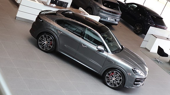 Porsche Cayenne 6 of 11