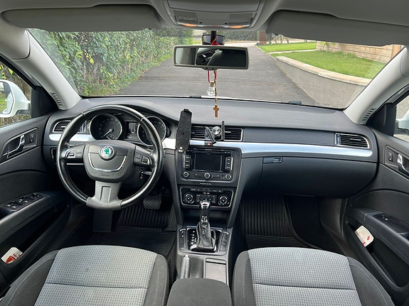 Skoda Superb 7 of 9
