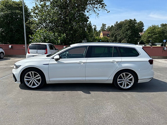 Volkswagen Passat 3 of 10