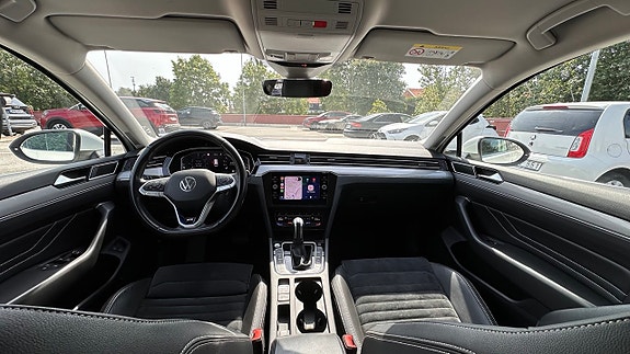 Volkswagen Passat 4 of 10