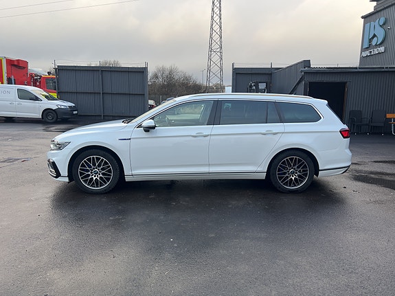 Volkswagen Passat 5 of 10