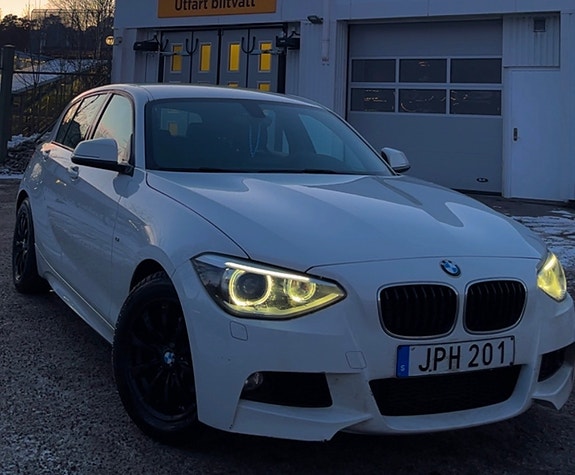 BMW 116i 3 of 6