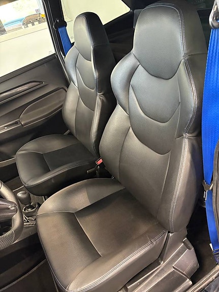 Mopedbil Aixam Coupe GTI S9 1700mil- nyskick S&V däck 7 of 10