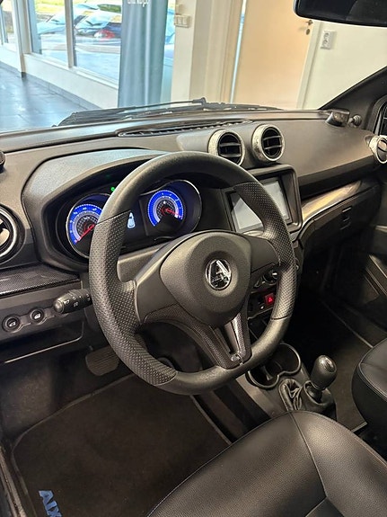 Mopedbil Aixam Coupe GTI S9 1700mil- nyskick S&V däck 6 of 10