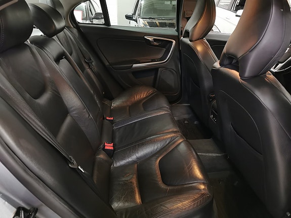 Volvo S60 11 of 22