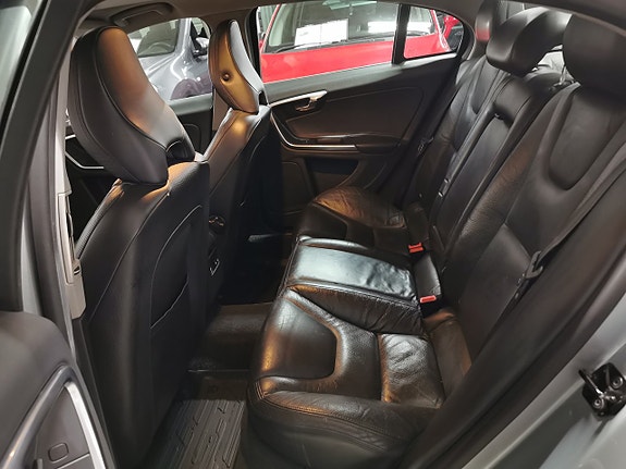 Volvo S60 12 of 22