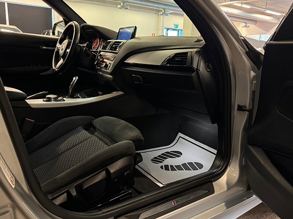 BMW 118d 24 of 30