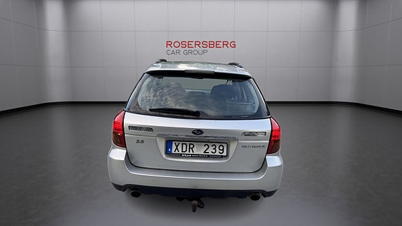 Subaru Outback 4 of 11