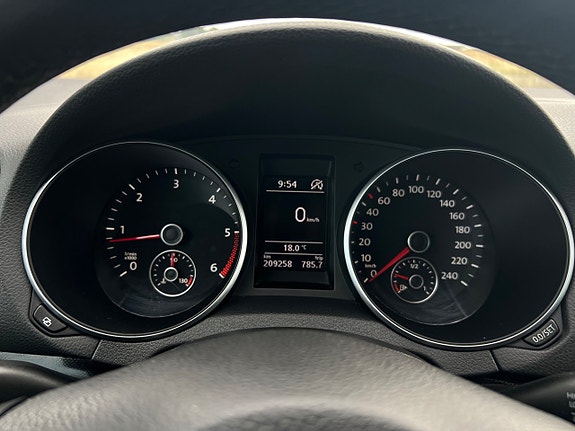 Volkswagen Golf VI 14 of 21