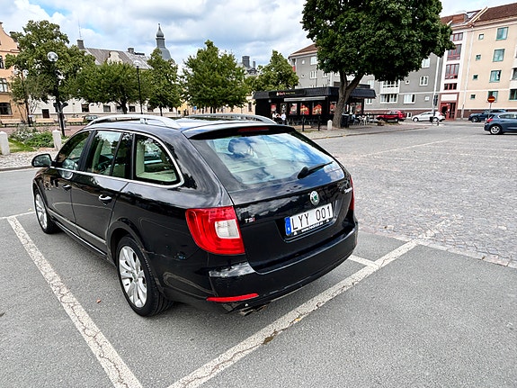 Skoda Superb 4 of 10