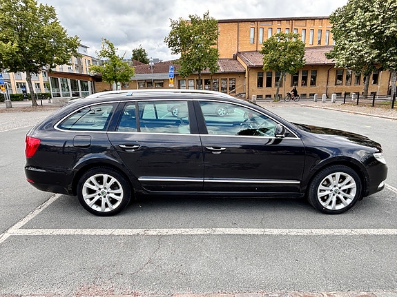 Skoda Superb 3 of 10