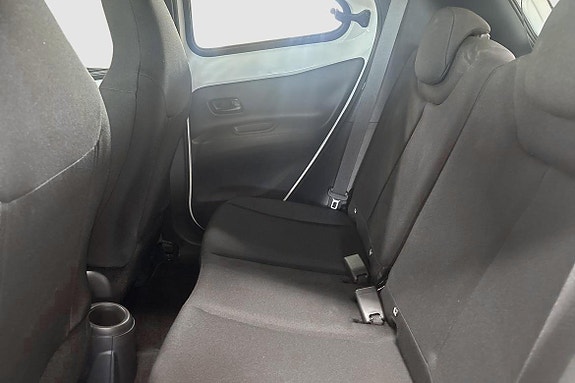 Toyota Aygo X 8 of 10