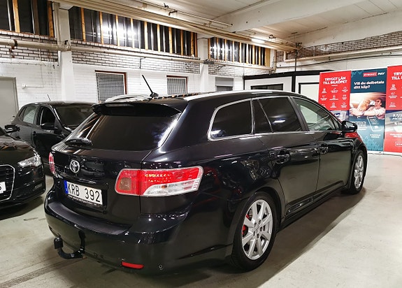 Toyota Avensis 4 of 20