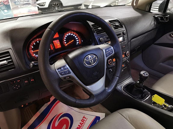 Toyota Avensis 7 of 20