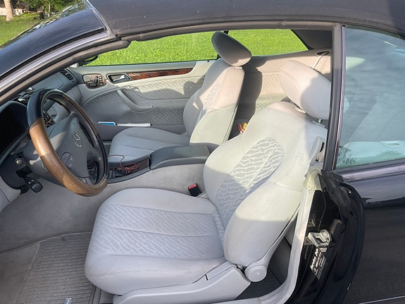 Mercedes-Benz CLK230 6 of 7
