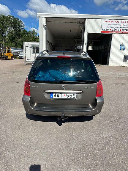 Peugeot 307 SW 4 of 6