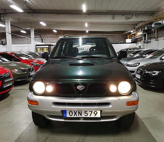Nissan Terrano II 5 of 14