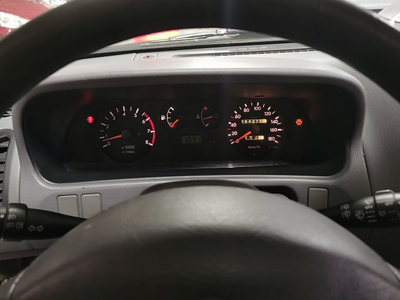 Nissan Terrano II 13 of 14