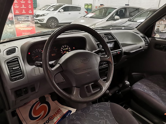 Nissan Terrano II 7 of 14
