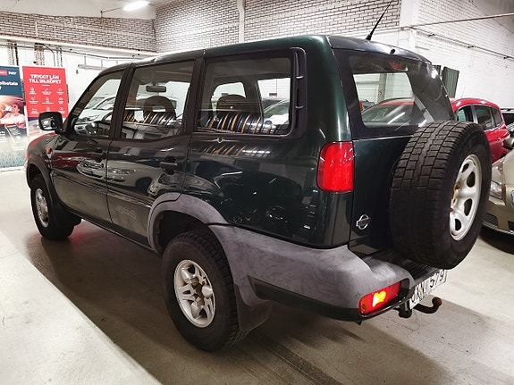 Nissan Terrano II 3 of 14