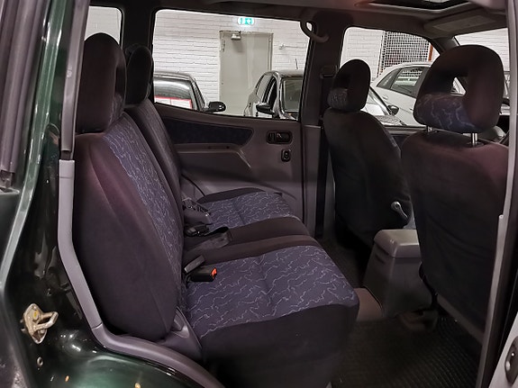 Nissan Terrano II 12 of 14