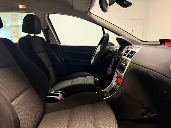 Peugeot 307 13 of 15