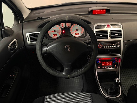 Peugeot 307 11 of 15
