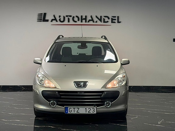 Peugeot 307 2 of 15